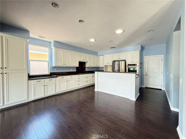 27949 Breakwater Court, Menifee, CA 92585