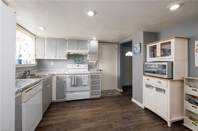 1609 Rollins CT, Virginia Beach, VA 23454