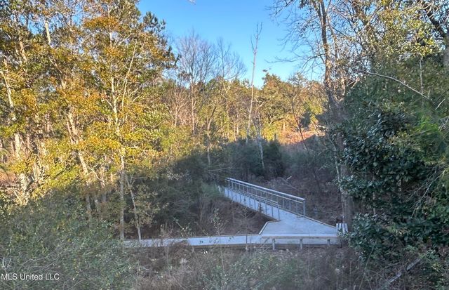 2501 Bienville Boulevard, 126, Ocean Springs, MS 39564