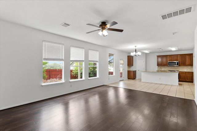 2001 Stephanne Creek CV, Austin, TX 78744