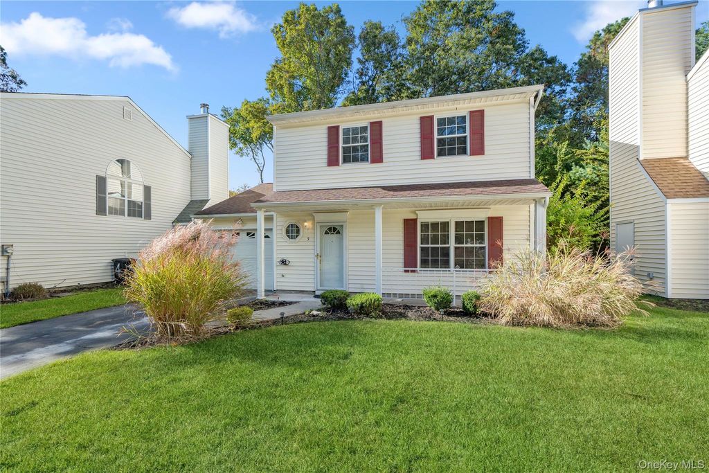 3 Deer Path, Coram, NY 11727 — photo 3