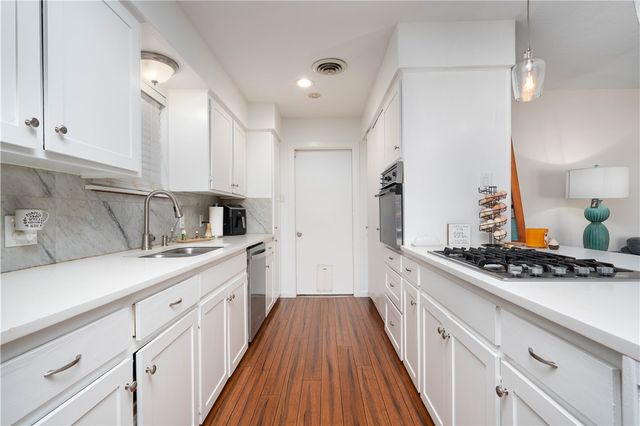 421 Glenoak Dr, Corpus Christi, TX 78418