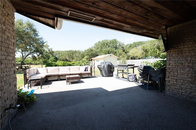 421 Glenoak Dr, Corpus Christi, TX 78418