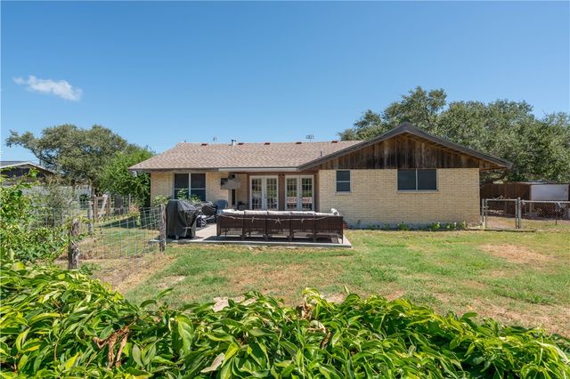 421 Glenoak Dr, Corpus Christi, TX 78418