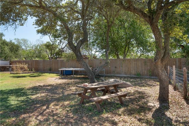 421 Glenoak Dr, Corpus Christi, TX 78418