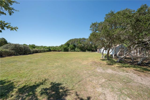 421 Glenoak Dr, Corpus Christi, TX 78418