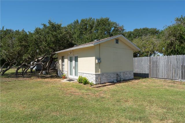 421 Glenoak Dr, Corpus Christi, TX 78418