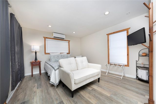 421 Glenoak Dr, Corpus Christi, TX 78418