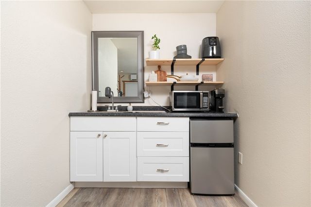 421 Glenoak Dr, Corpus Christi, TX 78418