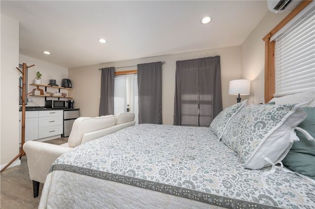 421 Glenoak Dr, Corpus Christi, TX 78418