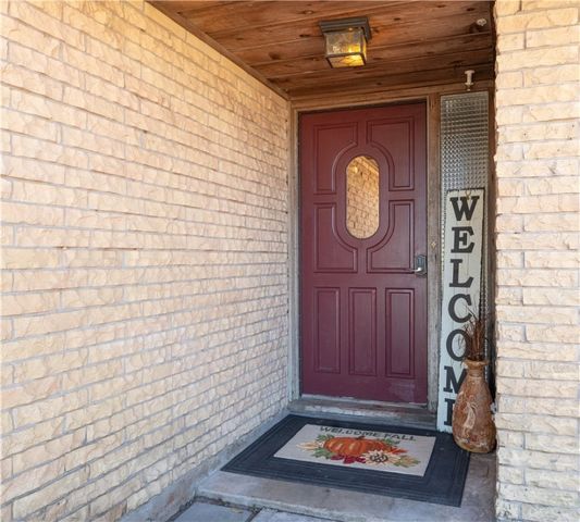 421 Glenoak Dr, Corpus Christi, TX 78418