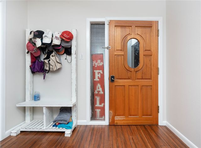 421 Glenoak Dr, Corpus Christi, TX 78418