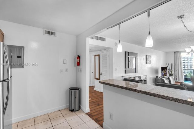 19370 Collins Ave 823, Sunny Isles Beach, FL 33160