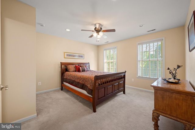 250 HERITAGE RD, Sewell, NJ 08080