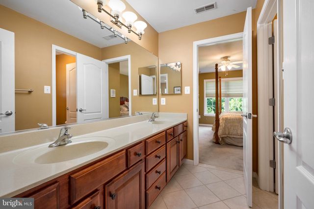 250 HERITAGE RD, Sewell, NJ 08080