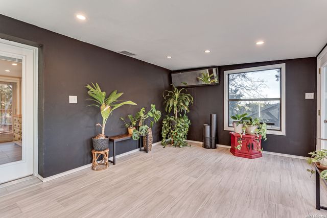 24810 Broken Trail, San Antonio, TX 78255