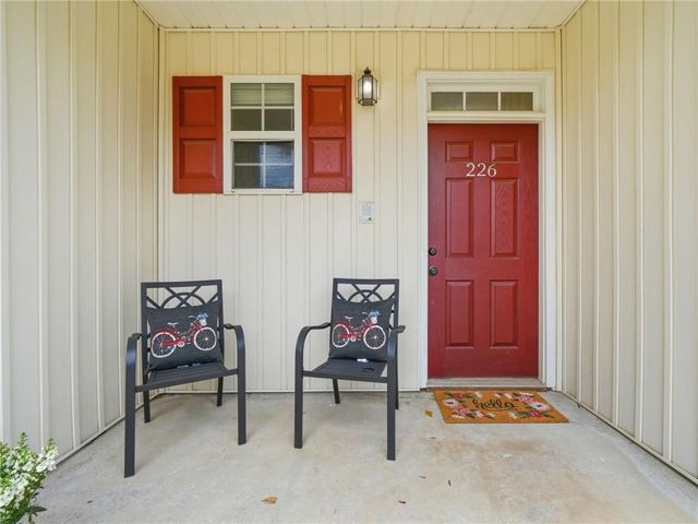 226 Derby Court, Acworth, GA 30102
