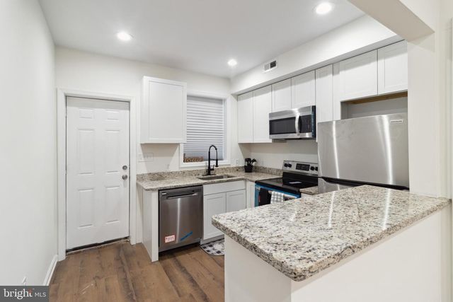 912 N MILTON AVE, Baltimore, MD 21205