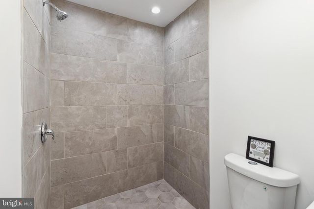 912 N MILTON AVE, Baltimore, MD 21205