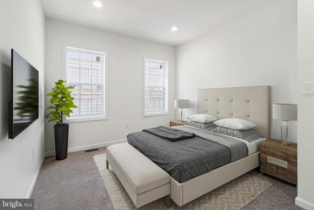 912 N MILTON AVE, Baltimore, MD 21205