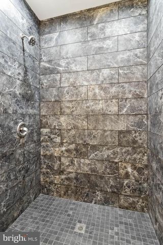 912 N MILTON AVE, Baltimore, MD 21205