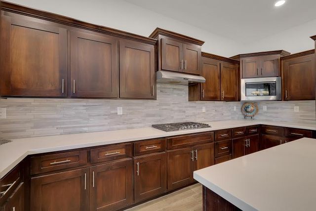 408 Glouster Ct, Roseville, CA 95747