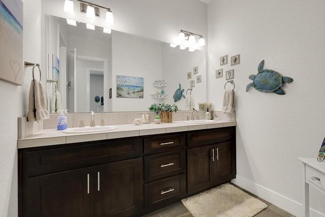 408 Glouster Ct, Roseville, CA 95747