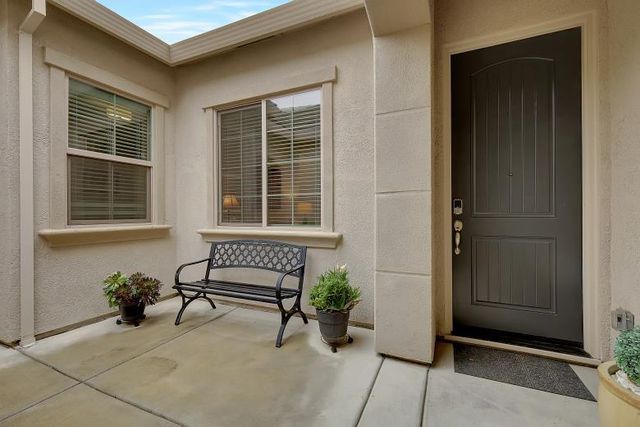 408 Glouster Ct, Roseville, CA 95747