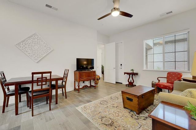 408 Glouster Ct, Roseville, CA 95747