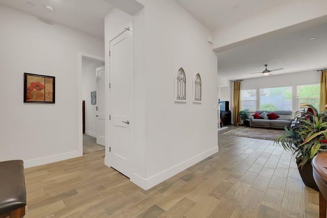 408 Glouster Ct, Roseville, CA 95747