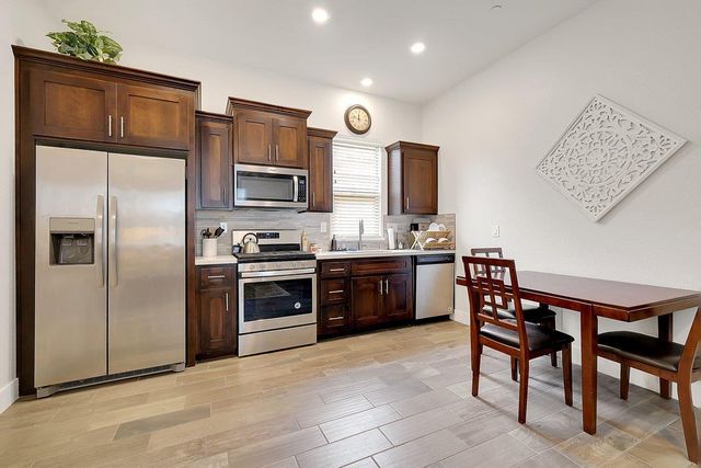 408 Glouster Ct, Roseville, CA 95747