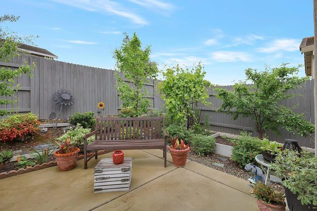 408 Glouster Ct, Roseville, CA 95747