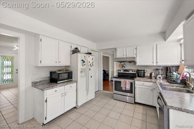 44831 Huntington Drive, Novi, MI 48375