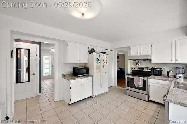 44831 Huntington Drive, Novi, MI 48375