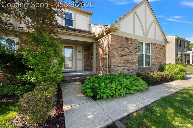 44831 Huntington Drive, Novi, MI 48375