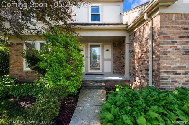 44831 Huntington Drive, Novi, MI 48375