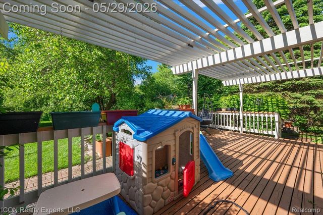 44831 Huntington Drive, Novi, MI 48375