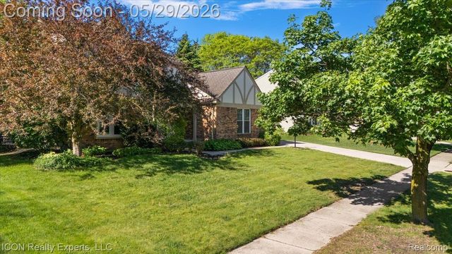 44831 Huntington Drive, Novi, MI 48375
