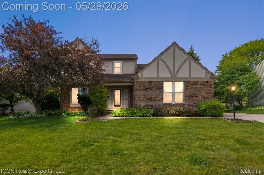 44831 Huntington Drive, Novi, MI 48375