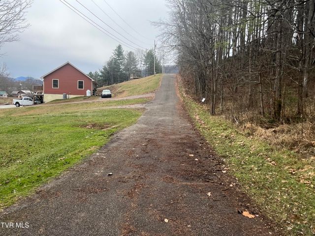 200 Rock Cliff Avenue 1 & 2, Mountain City, TN 37683