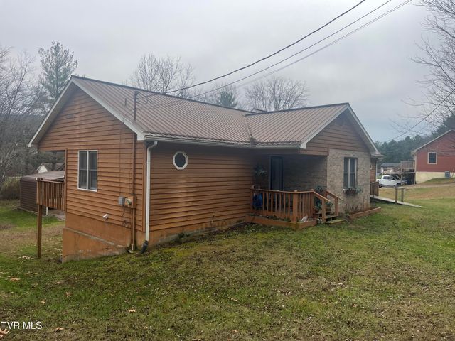 200 Rock Cliff Avenue 1 & 2, Mountain City, TN 37683