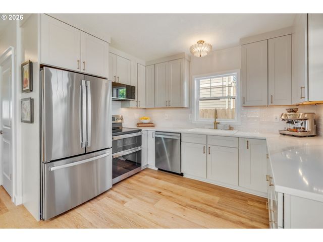 7609 N DRUMMOND Ave, Portland, OR 97217
