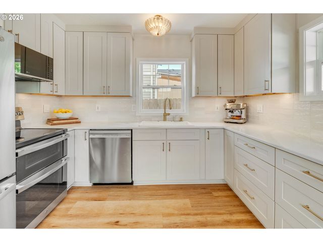7609 N DRUMMOND Ave, Portland, OR 97217