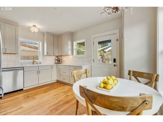 7609 N DRUMMOND Ave, Portland, OR 97217