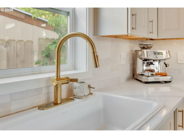 7609 N DRUMMOND Ave, Portland, OR 97217