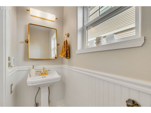 7609 N DRUMMOND Ave, Portland, OR 97217