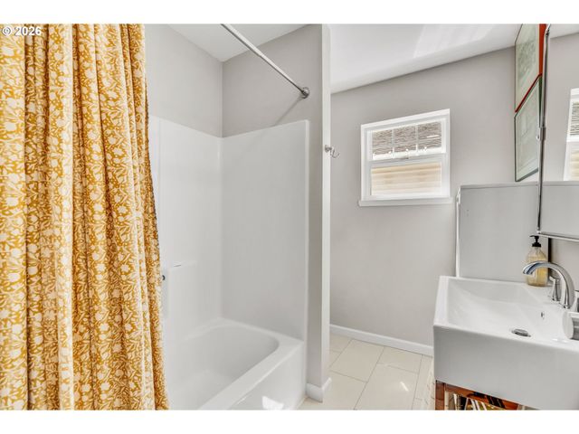7609 N DRUMMOND Ave, Portland, OR 97217