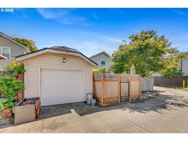 7609 N DRUMMOND Ave, Portland, OR 97217