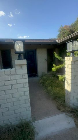 6208 Winifred Drive, Fort Worth, TX 76133
