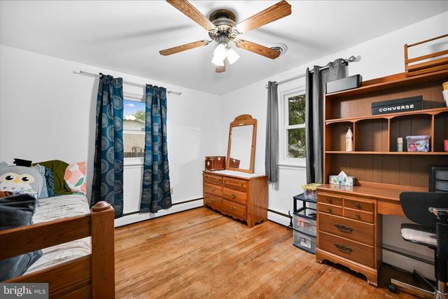 593 MULL AVE, Leesport, PA 19533